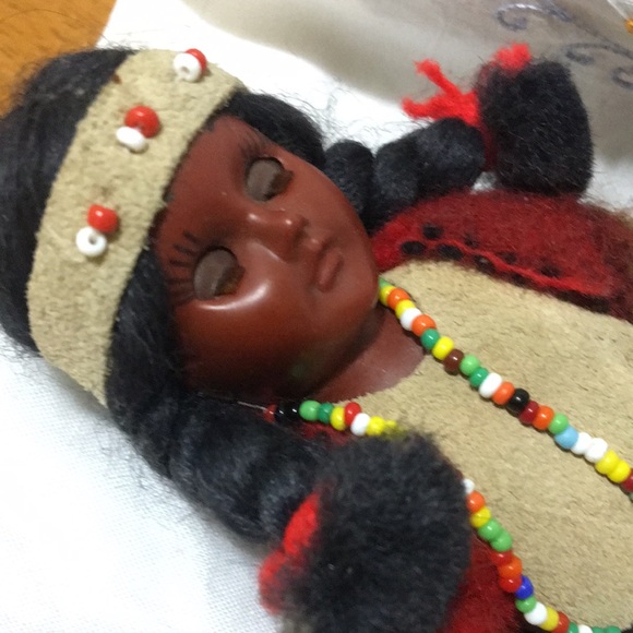 Cutest Carlson doll. Indian princess with papoose. Amazing detail and quality - Picture 13 of 16